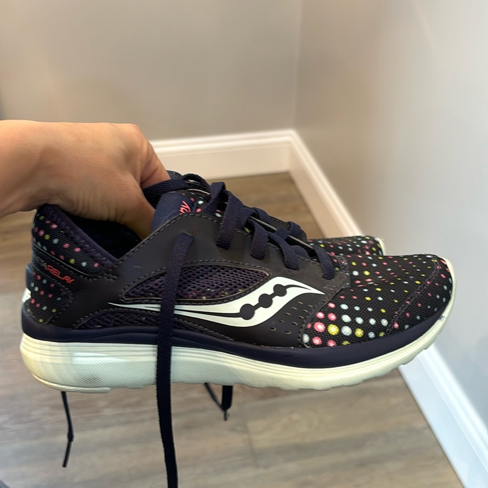 Saucony Kineta series sneakers - wore 2x